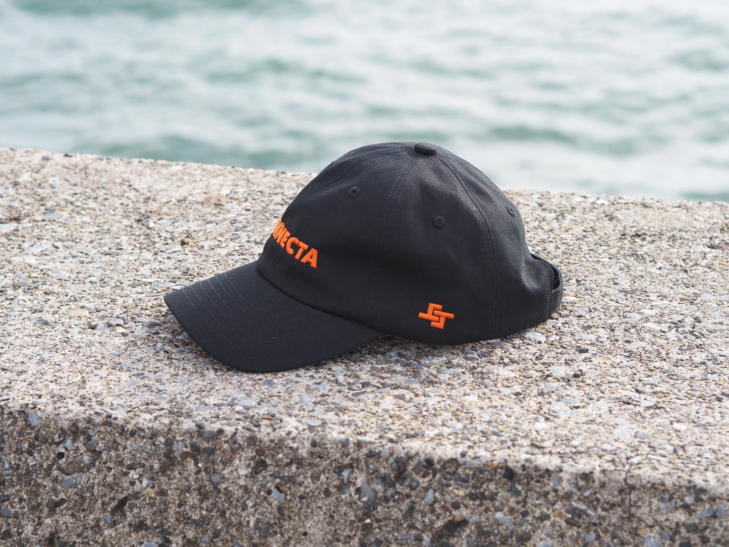 1st Cap / Black